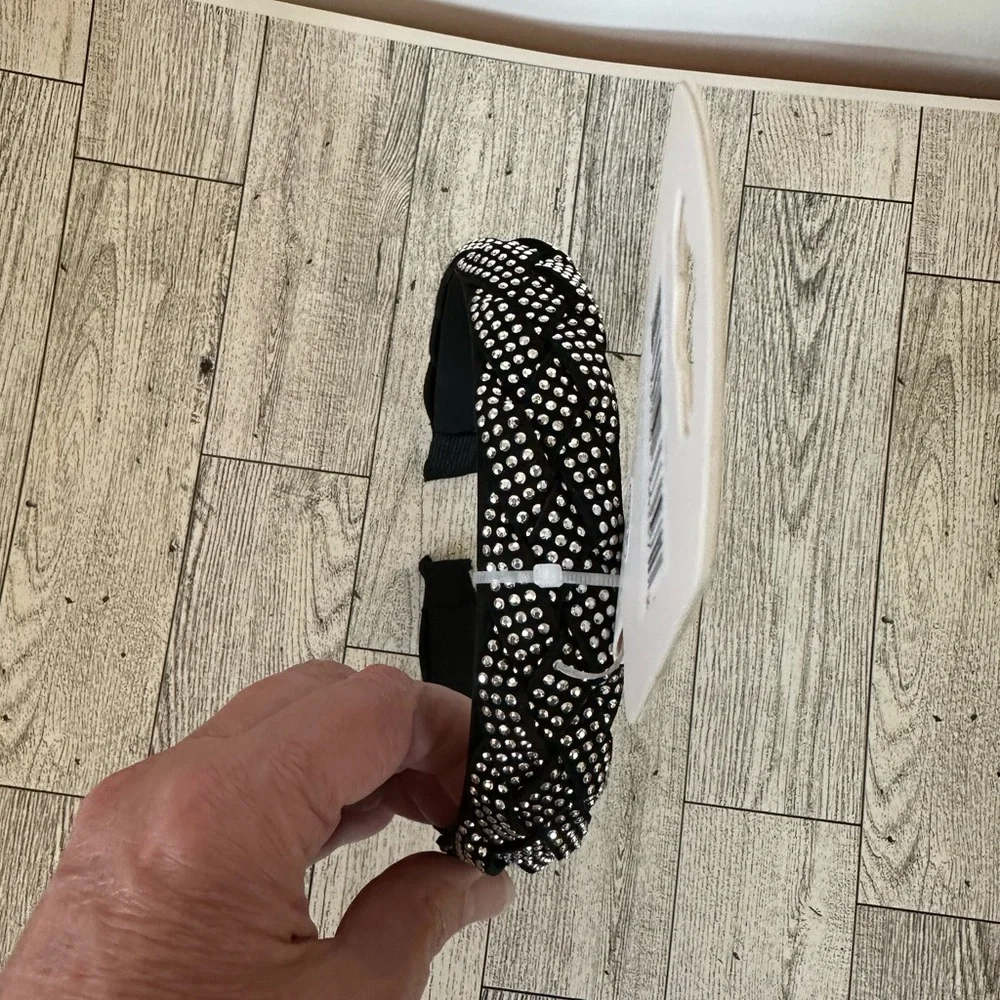 🌵3/$15 Nicole Miller black and silver bling headband (see description)